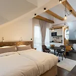 Daire Kavenija Apartmaji - Free Parking