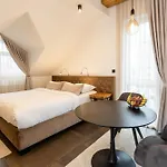 Daire Kavenija Apartmaji - Free Parking *