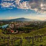 Daire Kavenija Apartmaji - Free Parking Maribor