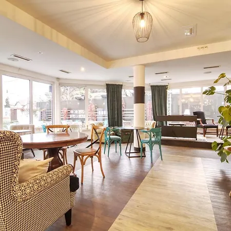 Daire Kavenija Apartmaji - Free Parking