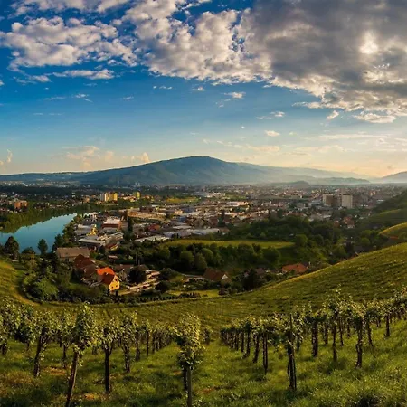Apartment Kavenija Apartmaji - Free Parking Maribor