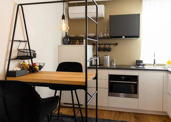 Kavenija Apartmaji - Free Parking דירה